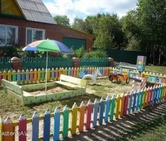Детская площадка своими руками из подручных средств на даче